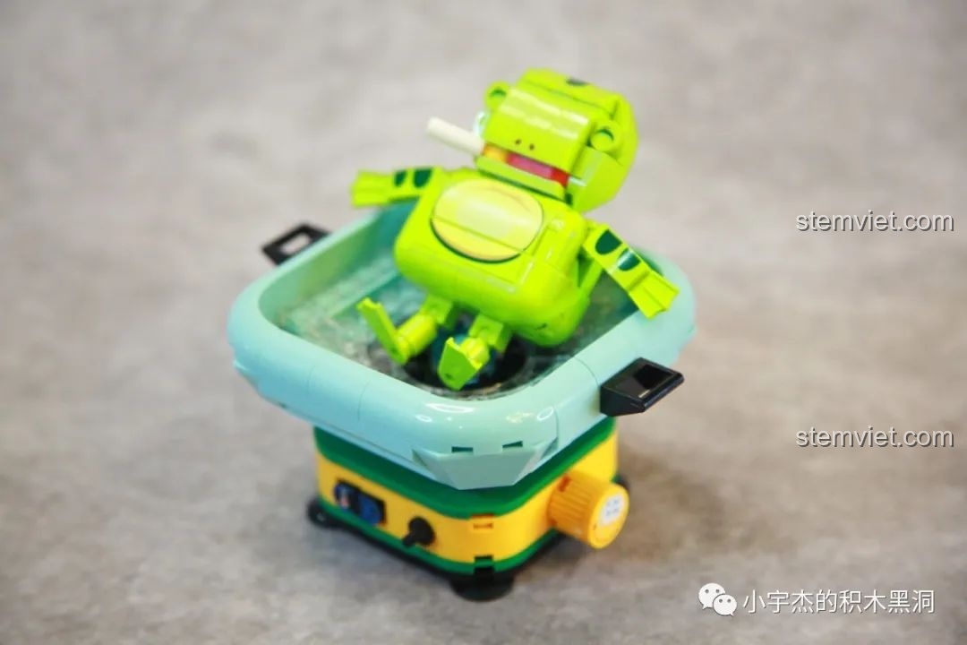 Bộ ba đồ chơi lắp ráp SEMBO Hài Cảnh Tinh Linh: Cá Hồi Biết Đi, Tôm Hùm Đeo Kính, Ếch Ngâm Nước Ấm.