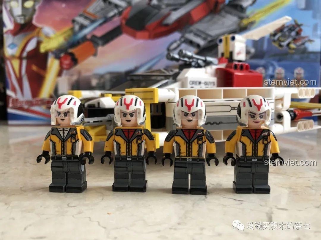 Minifigure phi công GUYS trong bộ đồ chơi lắp ráp Sembo Ultraman Mebius