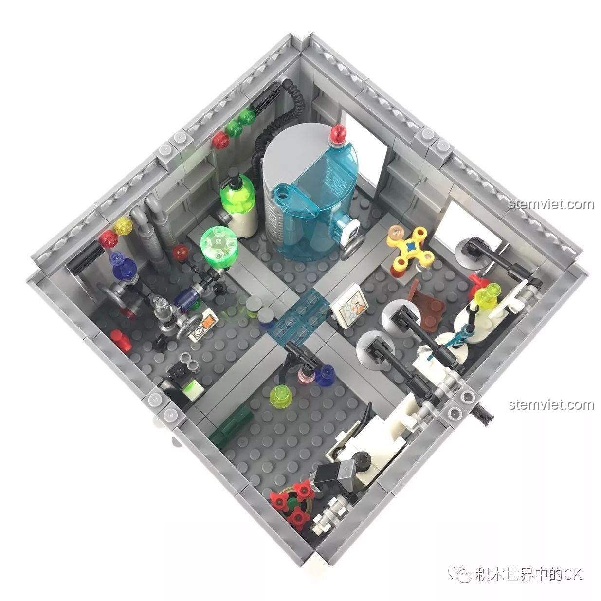 Mô hình Phòng Thí Nghiệm Sinh Hóa Cảnh Sát Tương Lai Sembo SD9606 ở chế độ mở, nhìn từ trên xuống.