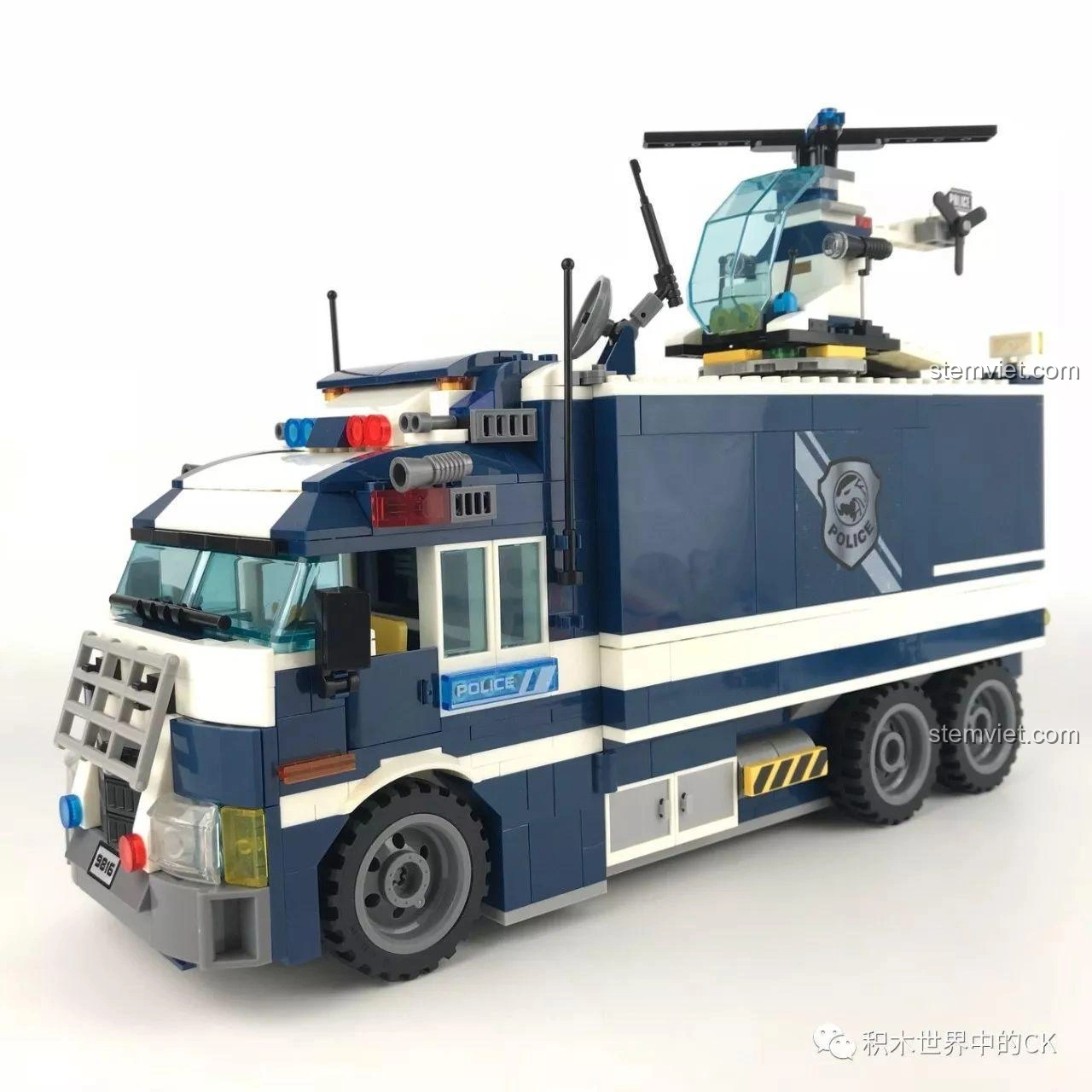 Chi tiết trực thăng mini trên nóc xe cảnh sát biến hình Sembo SD9816, tăng cường khả năng truy đuổi.