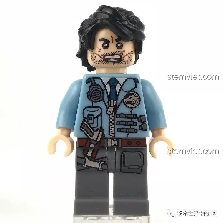 Biểu cảm thứ hai của minifigure Đại Quân trong bộ Sembo SD9816, thể hiện sự quyết đoán và tập trung.
