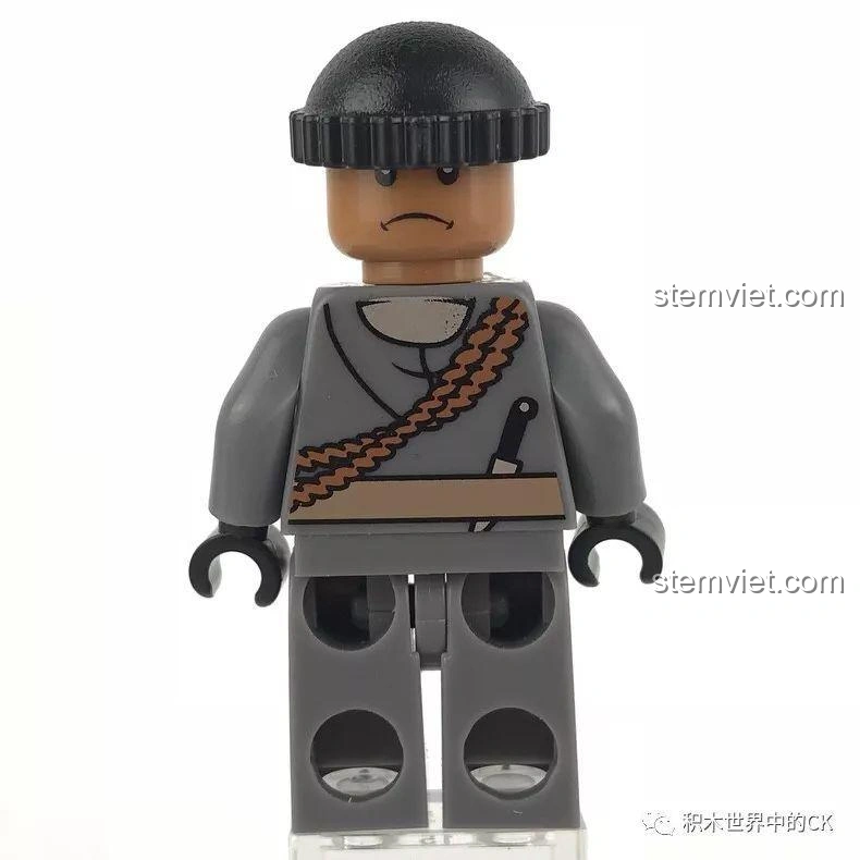 Mặt sau của minifigure Tên Trộm từ bộ đồ chơi cảnh sát Sembo SD9816, với chi tiết túi đồ và dây thừng.