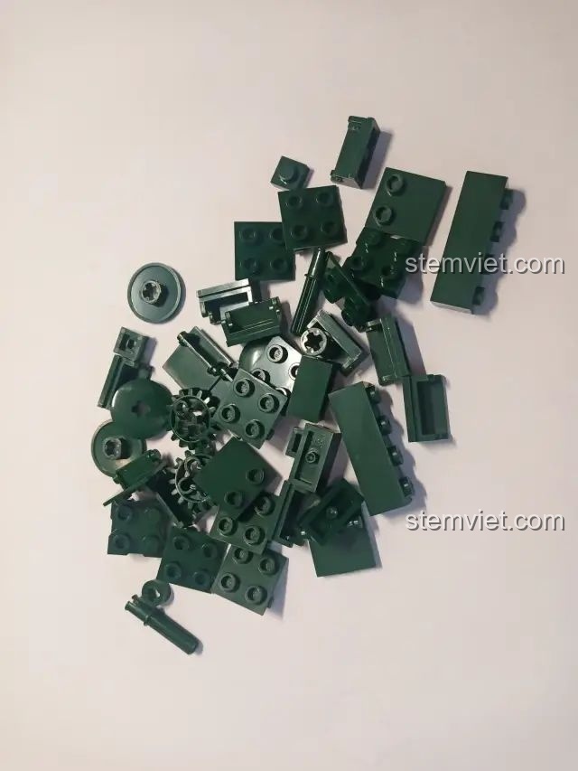 Các chi tiết nhựa ABS màu xanh quân đội, sẵn sàng cho việc lắp ráp xe tăng 215.