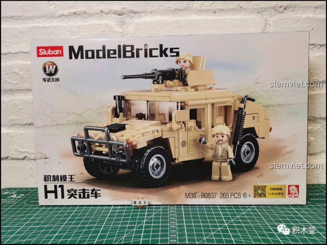 Hộp sản phẩm bộ lắp ráp Sluban M38-B0837 Xe địa hình Hummer H1 với hình ảnh mô hình hoàn chỉnh và 2 minifigures.