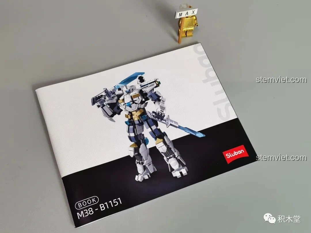 Sách hướng dẫn lắp ráp của bộ Sluban M38-B1151 Robot Băng Phong Bảo Vệ, minh họa rõ ràng.