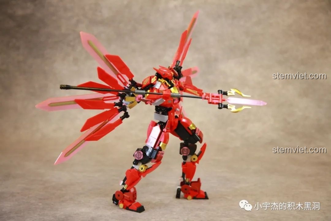 Góc nhìn khác của hai mô hình robot Sluban M38-B1152 và M38-B1120, cho thấy sự hài hòa trong thiết kế và màu sắc.