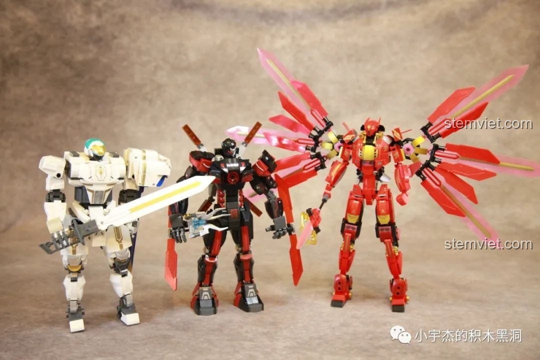 Mô hình Sluban M38-B1095 Mech Master Alpha, một robot cơ giáp với tông màu xanh dương và vũ khí kép, thiết kế độc đáo.