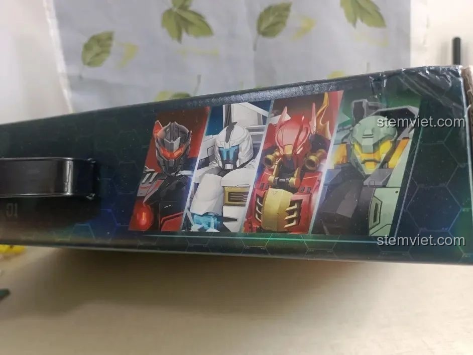 Hình ảnh 4 mẫu robot khác trong cùng series của bộ lắp ráp Sluban M38-B1153 Robot Diệt Tận Thế.