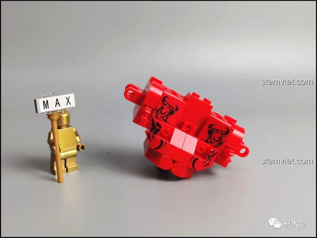 Quá trình lắp ráp phần đầu của mô hình Robot Ngưu Ma Vương Sluban M38-B1008.