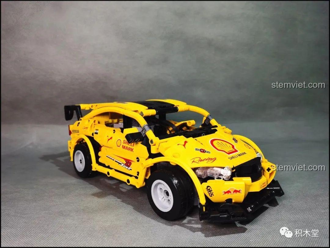 Cận cảnh cánh gió sau của mô hình Super 18K K-82 Honda Fit GK-5 Type R, chi tiết thể thao.