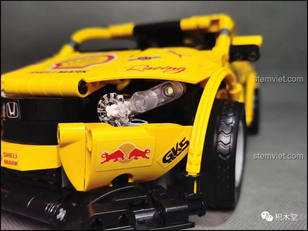 Mô hình Super 18K K-82 Honda Fit GK-5 Type R bật đèn LED sáng rực trong bóng tối, tạo hiệu ứng đẹp mắt.