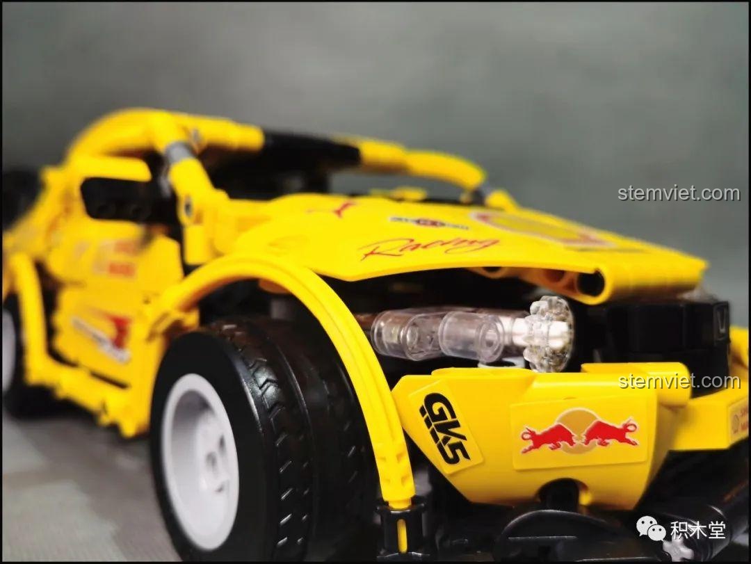 Cận cảnh lốp drift chuyên dụng của mô hình Super 18K K-82 Honda Fit GK-5 Type R, một điểm nhấn độc đáo.