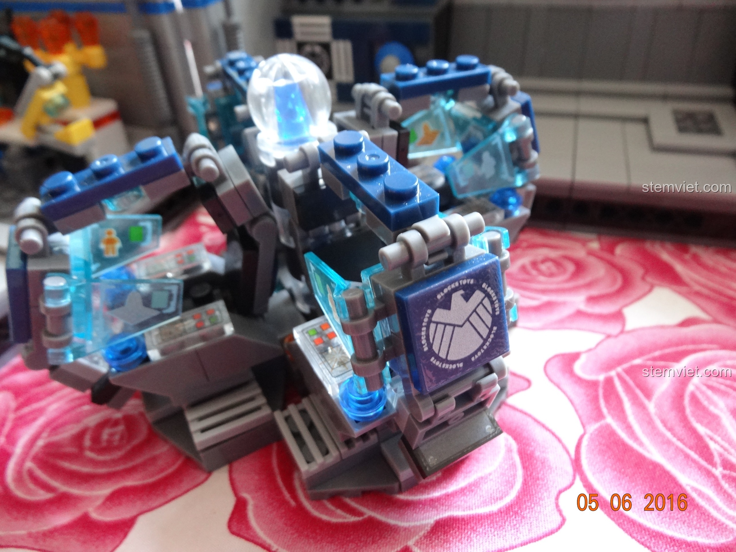 Cận cảnh các chi tiết bên trong Trụ sở Biệt đội Avengers SY368 ở dạng hộp