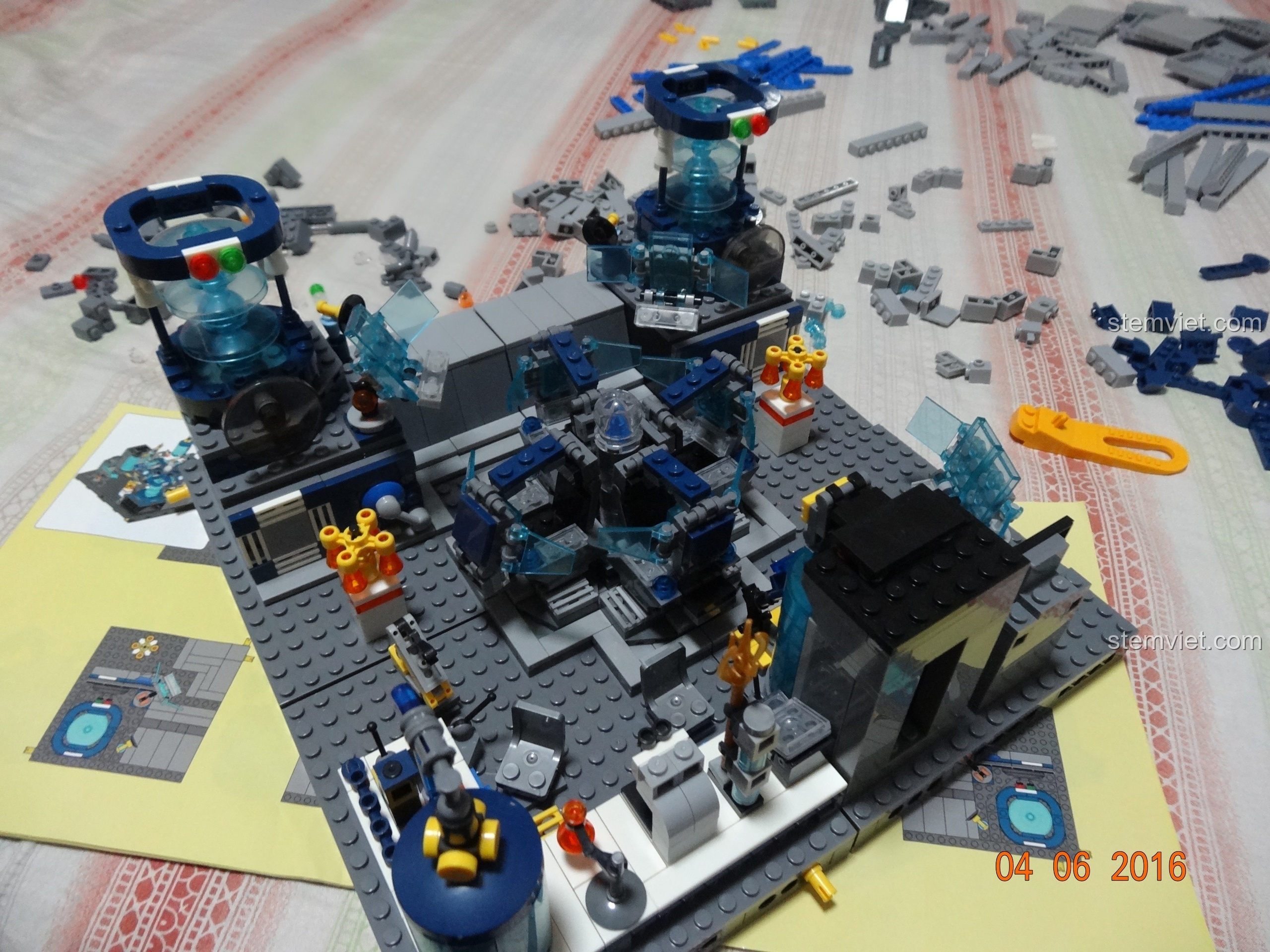 Cận cảnh các chi tiết bên trong Trụ sở Biệt đội Avengers SY368 ở dạng hộp