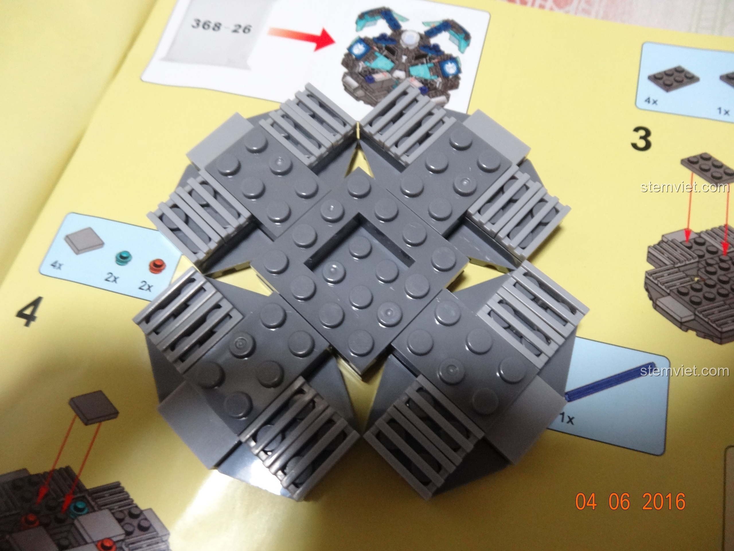 Cận cảnh cỗ máy bí ẩn ở dạng mở trong bộ SY368