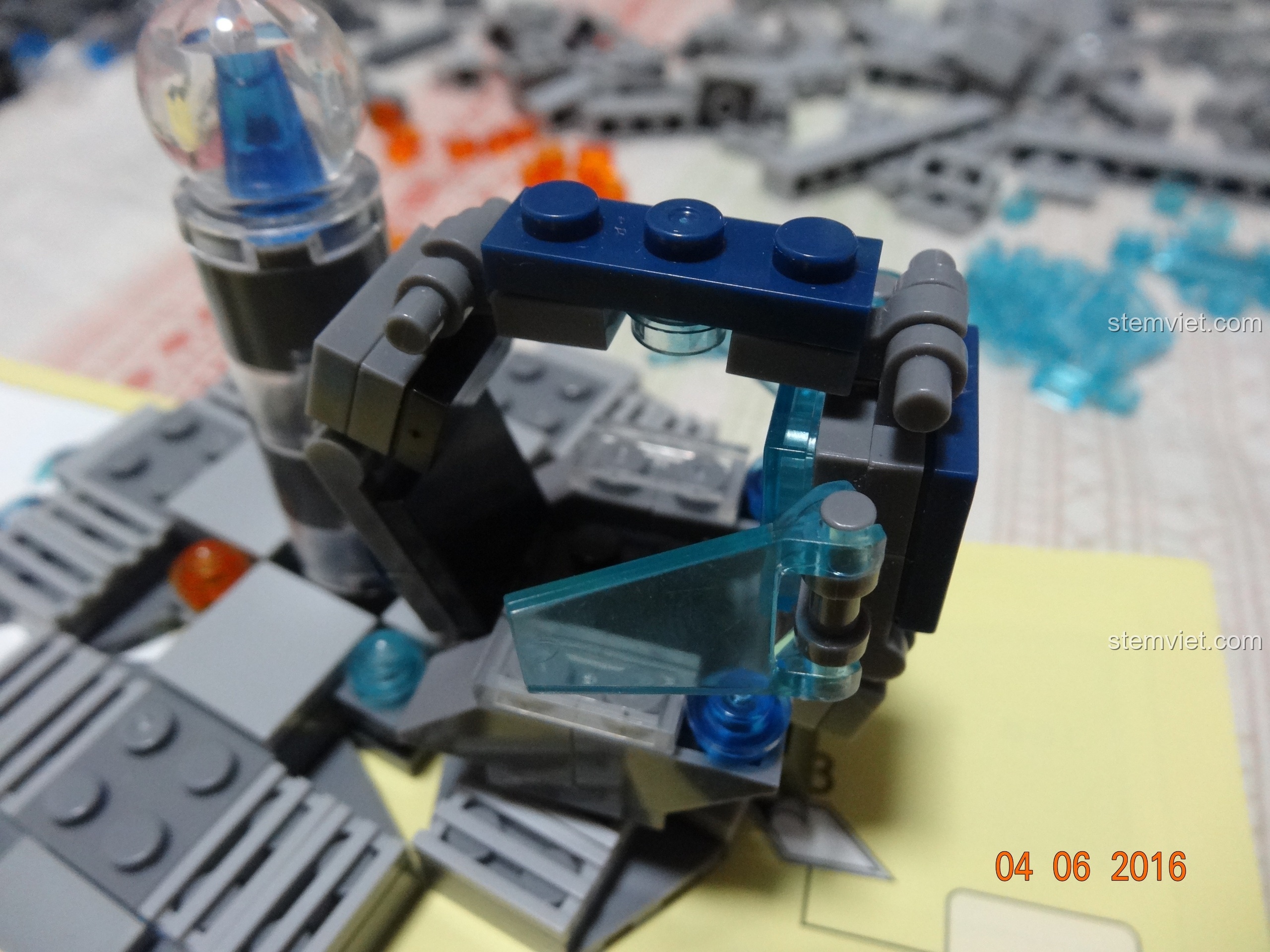 Góc nhìn khác của Trụ sở Biệt đội Avengers SY368 ở dạng hộp