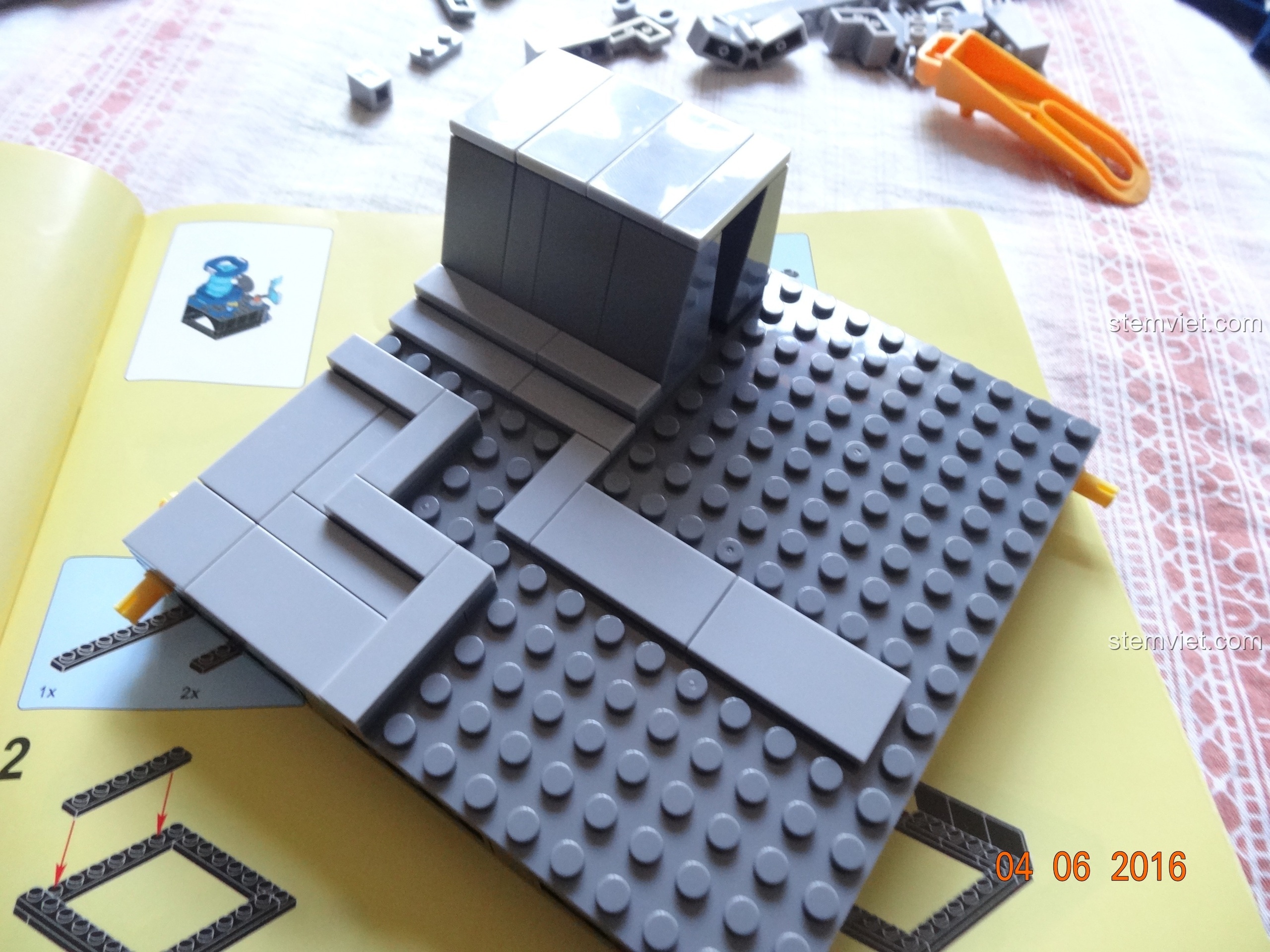 Góc nhìn khác của khu vực thí nghiệm trong bộ SY368