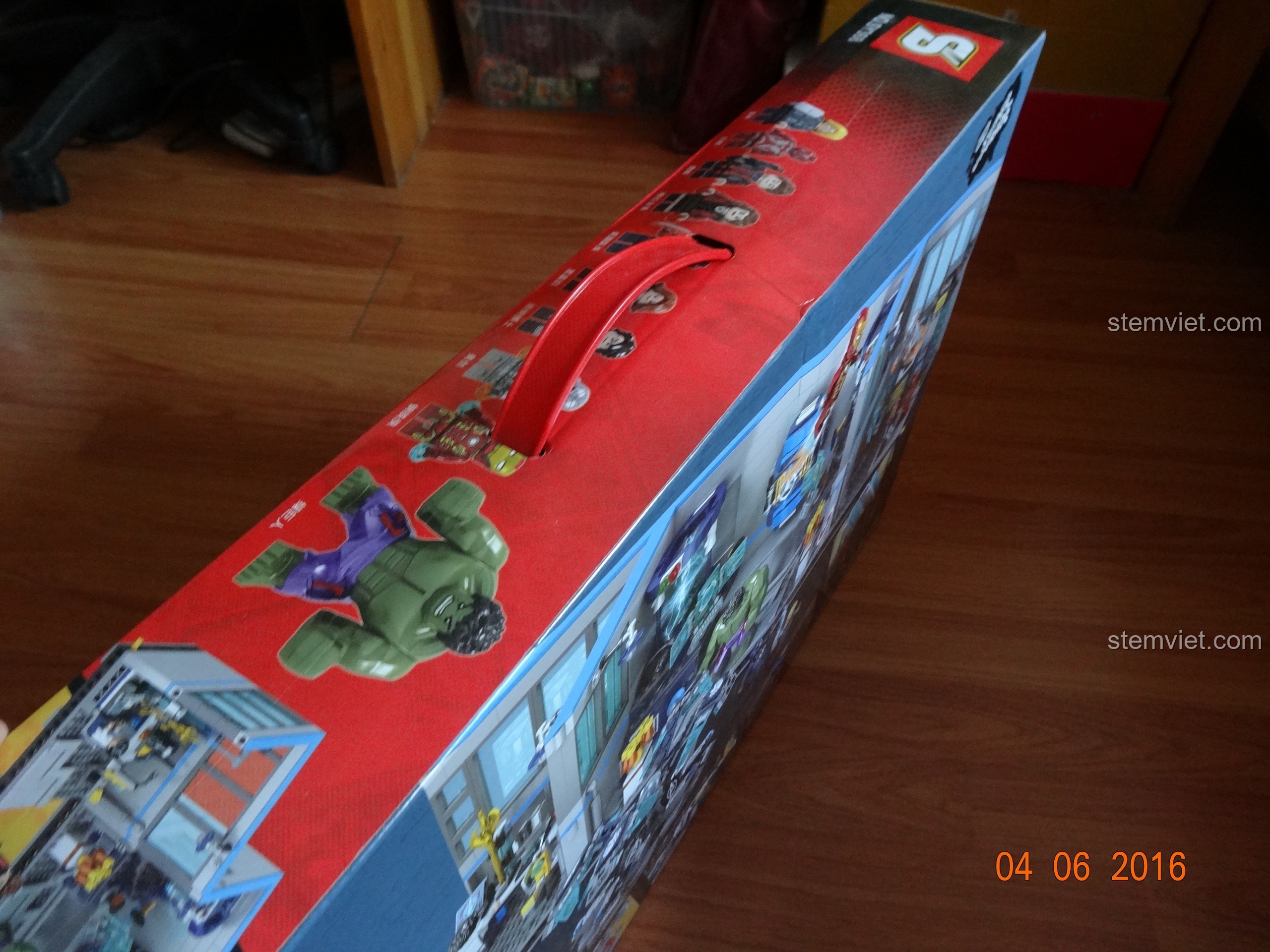 Góc hộp bộ lắp ráp SY368 Trụ sở Biệt đội Avengers minh họa khả năng kết hợp các module