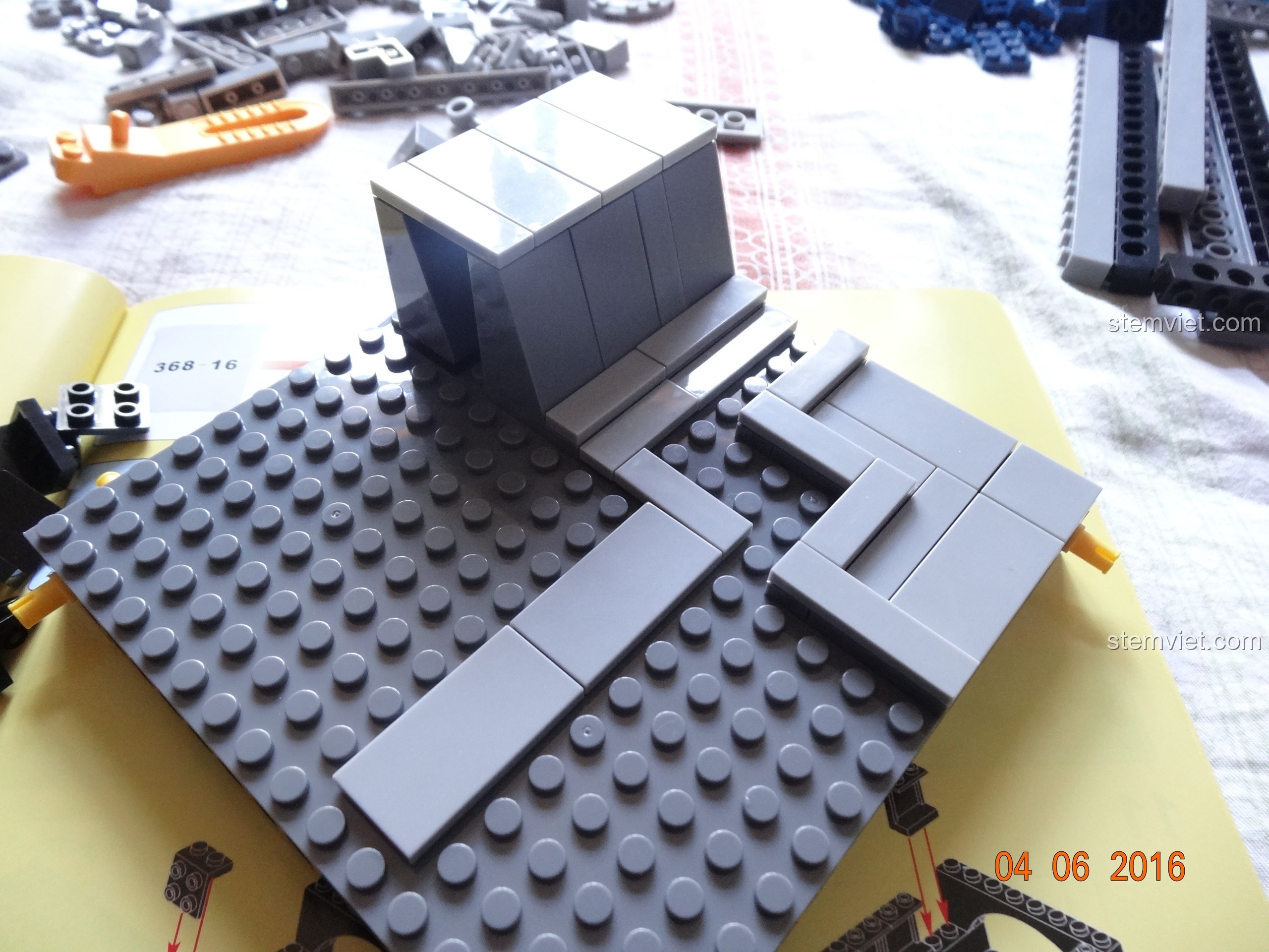 Bắt đầu lắp ráp phần nền của khu vực thứ tư trong bộ SY368