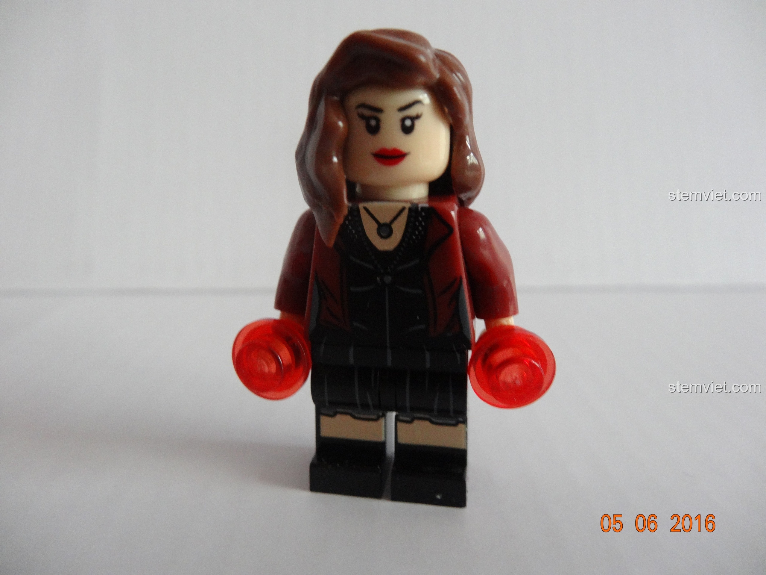 Mặt sau của minifigure Bruce Banner trong bộ SY368