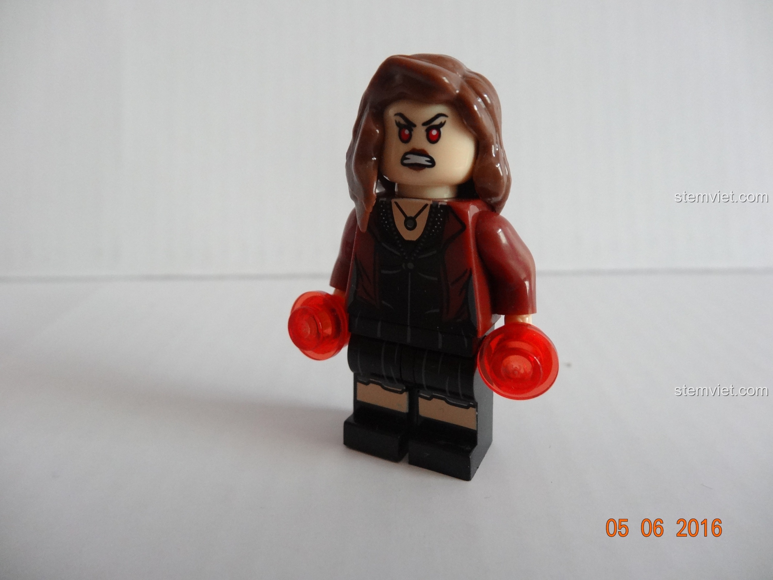 Minifigure Bruce Banner trong bộ lắp ráp SY368 Trụ sở Biệt đội Avengers