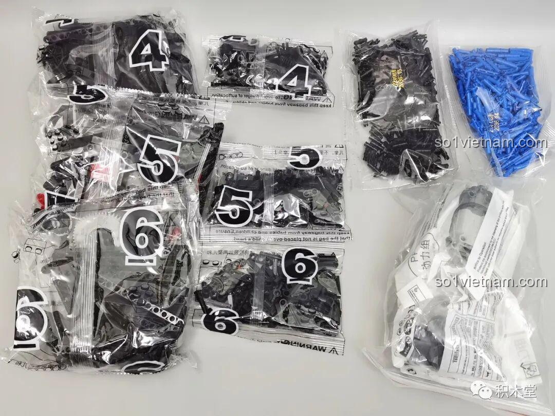 Các túi chi tiết được đánh số 4, 5, 6 và túi chốt nối, động cơ của bộ lắp ráp Súng Gatling Taigao Le T2036, chuẩn bị cho quá trình lắp ráp súng máy Gatling.