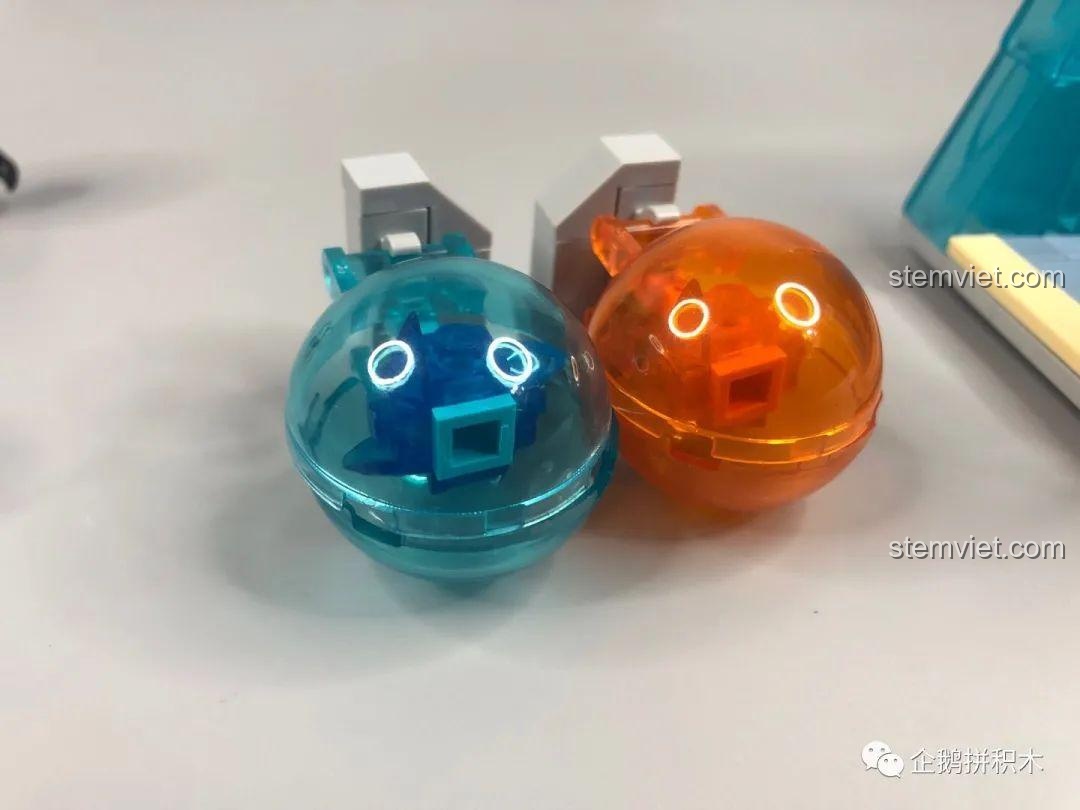 Khu vực nghiên cứu với màn hình và thiết bị phức tạp trong phòng thí nghiệm của bộ lắp ghép Tòa Tháp Avengers Taige 55120.