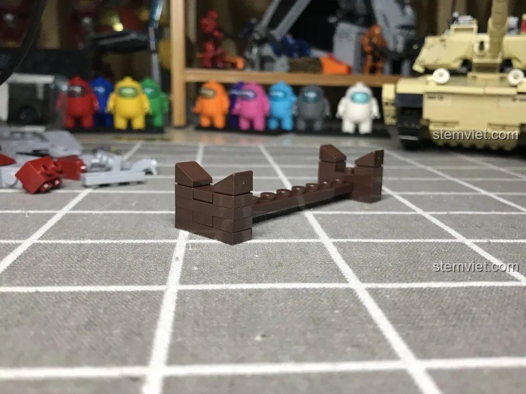 Phần đế trưng bày đã được lắp ráp hoàn chỉnh cho mô hình Tàu Sân Bay Liêu Ninh 1563.