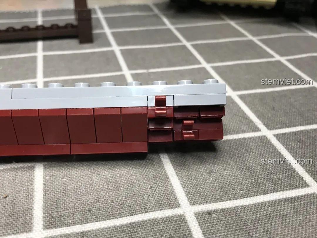 Cấu trúc phần dưới nước của thân tàu sân bay Liêu Ninh 1563 sử dụng gạch hình thang.