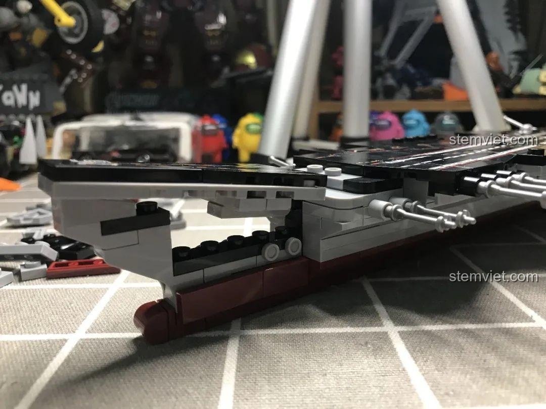 Cận cảnh quá trình lắp ráp đảo tàu (tháp chỉ huy) của tàu sân bay Liêu Ninh 1563.