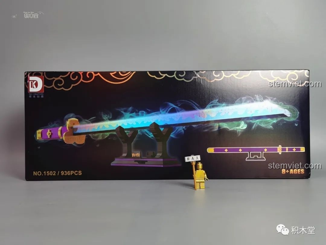 Hộp đồ chơi lắp ráp Thanh kiếm Enma của Zoro TEC Creators 1502 với hình ảnh thanh kiếm phát sáng, thu hút mọi ánh nhìn.