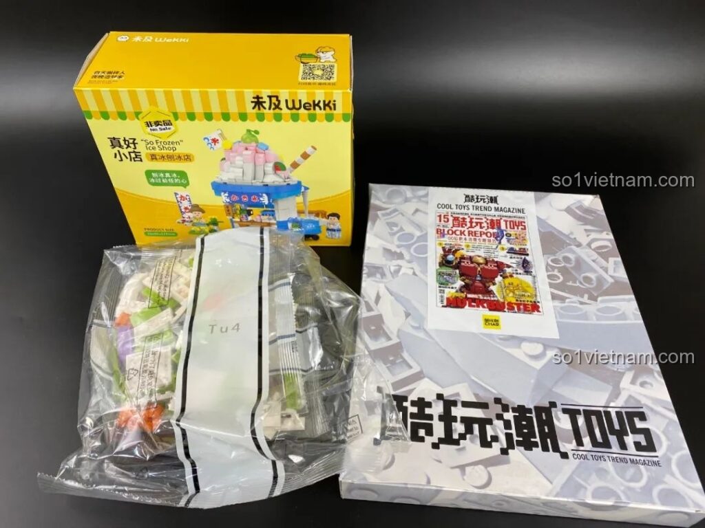 Bao bì bộ lắp ráp Thỏ Ngọc Mr.Kuriosity 881001 và tạp chí Cool Toys Trend Magazine số 15