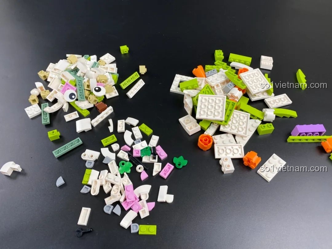 Mô hình Thỏ Ngọc đã hoàn thiện, cùng các phụ kiện