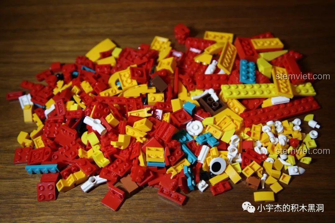 Review XINGBAO XB-25002 Thuyền Rồng Hoàng Gia, túi mảnh ghép số 9 cho phần đuôi rồng.