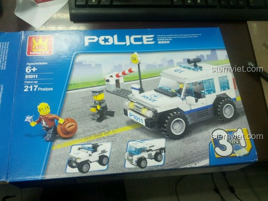 Hộp đồ chơi lắp ráp WANGE 51011 Xe Tuần Tra Cảnh Sát với hình ảnh mô hình 3 trong 1 và thông tin sản phẩm chi tiết.
