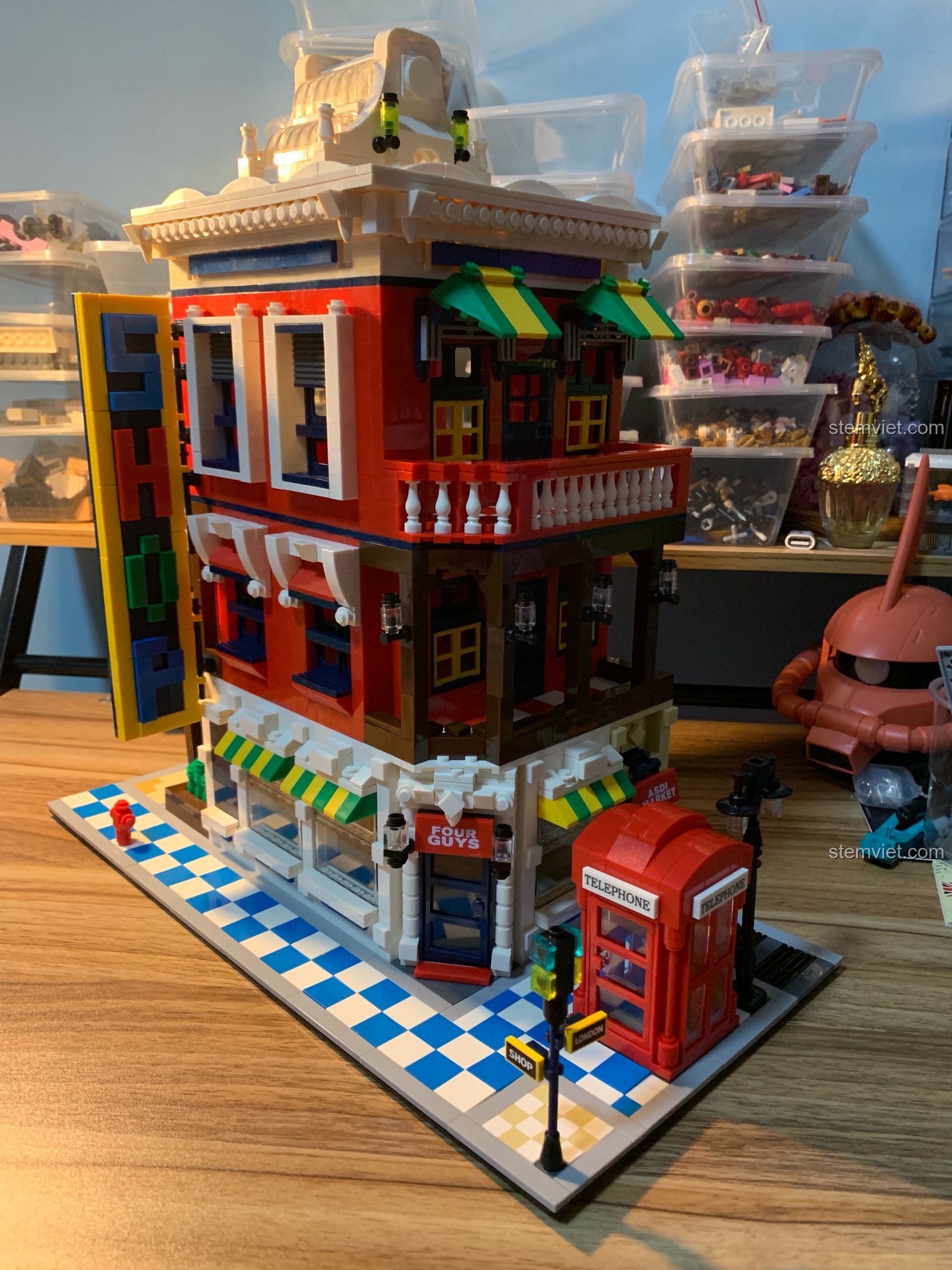 Góc nhìn tổng thể của mô hình WANGE 6311 Cửa Hàng Góc Phố đã hoàn thiện, thể hiện vẻ đẹp kiến trúc.