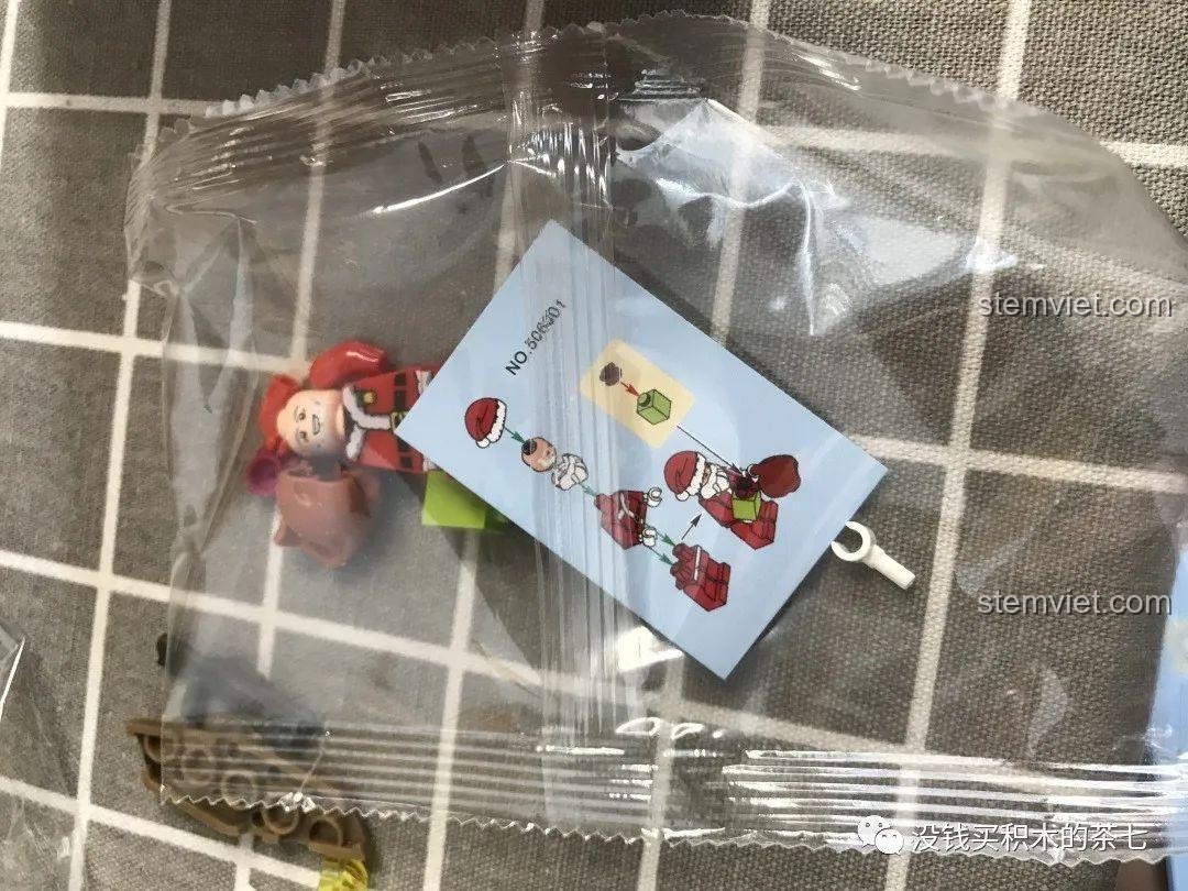 Túi riêng chứa minifigure Ông già Noel của bộ lắp ráp Wekki 506001 Ngôi Nhà Giáng Sinh.