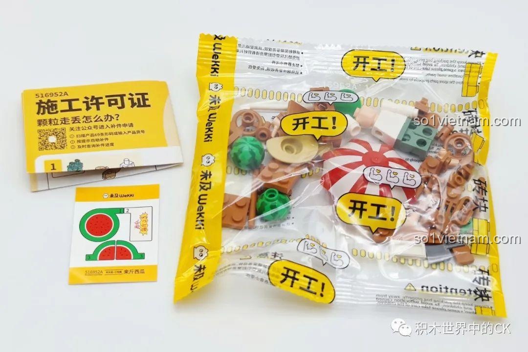 Review Wekki 516952A Xe Đẩy Bán Dưa Hấu: Hình ảnh unboxing bộ quầy dưa hấu, các mảnh ghép và hướng dẫn lắp ráp.