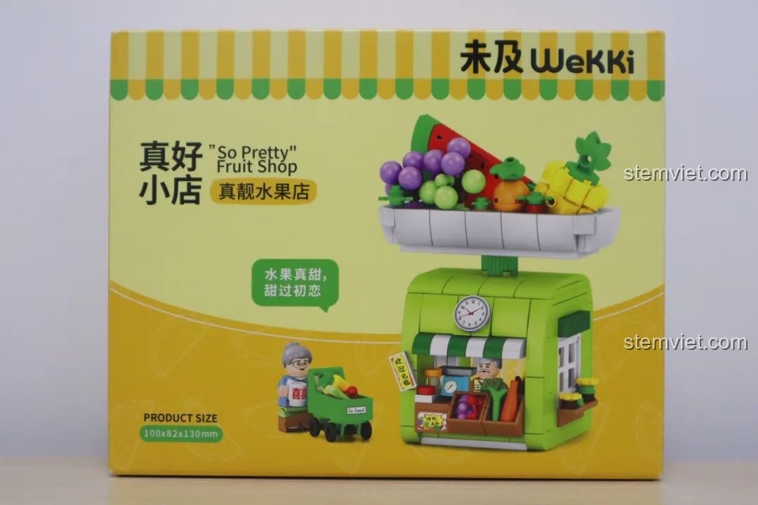 Hộp bộ lắp ráp Wekki So Good Little Shop Series 2 cửa hàng trái cây với thiết kế hình chiếc cân cũ, rất sáng tạo.