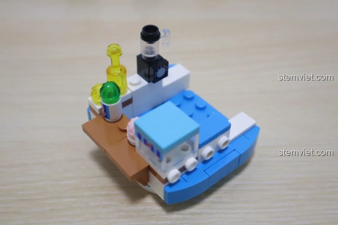 Phần mái của cửa hàng刨冰 Wekki So Good Little Shop Series 2 được lắp đặt, tạo hình ly刨冰 đầy màu sắc.