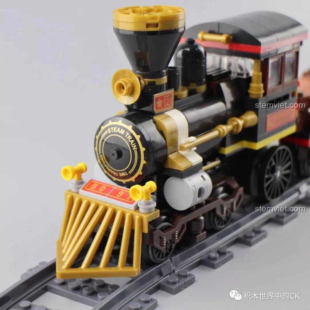 Chi tiết đầu tàu của bộ lắp ghép Winner 5091 Tàu Hỏa Hơi Nước Thành Phố, thể hiện cấu trúc nhiều lớp và độ tinh xảo.