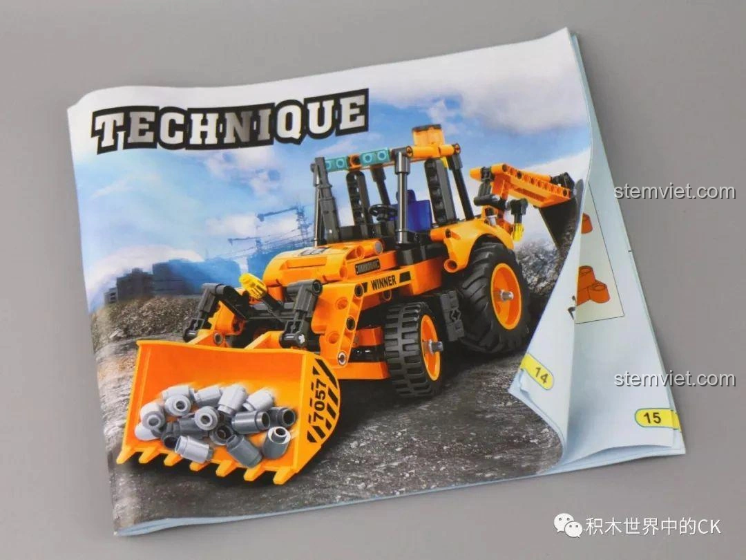 Sách hướng dẫn lắp ráp bộ đồ chơi xây dựng Winner 7057 Xe Xúc Đào Đa Năng với hình ảnh minh họa rõ nét, dễ hiểu.