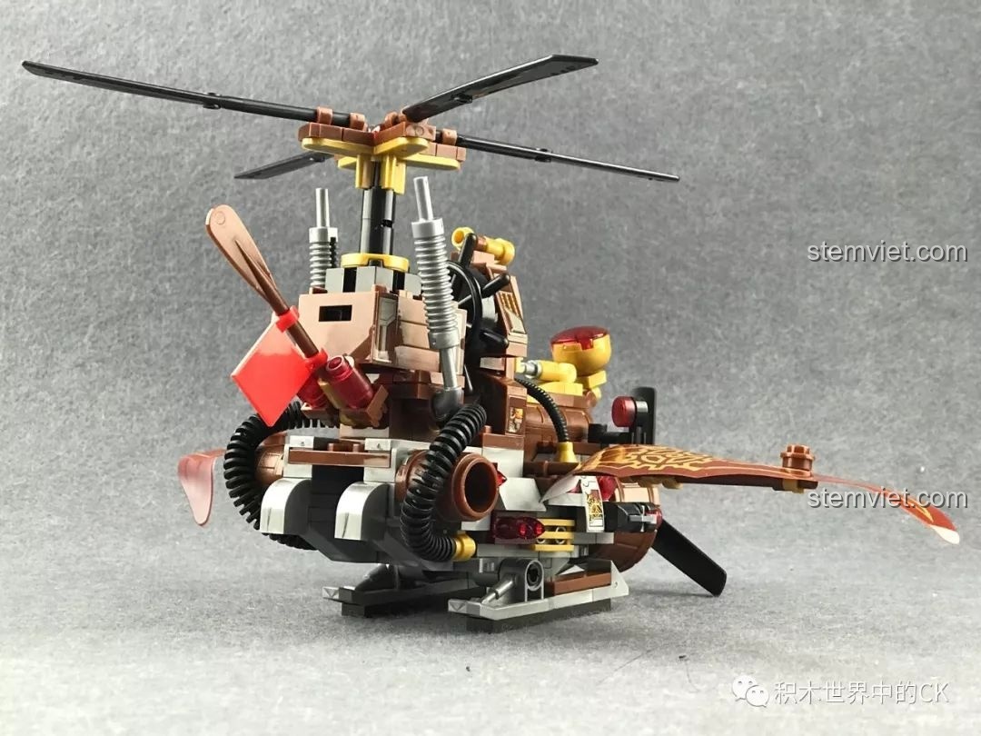 Mô hình Winner 8047 Trực thăng Hơi nước nhìn từ góc 3/4 phía sau, tổng thể hài hòa và chi tiết.