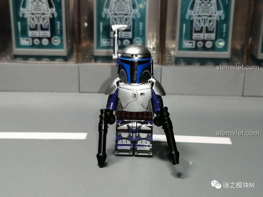 Review WM 121 Minifigure The Mandalorian: Một phiên bản khác của Jango Fett, giáp bạc và xanh.