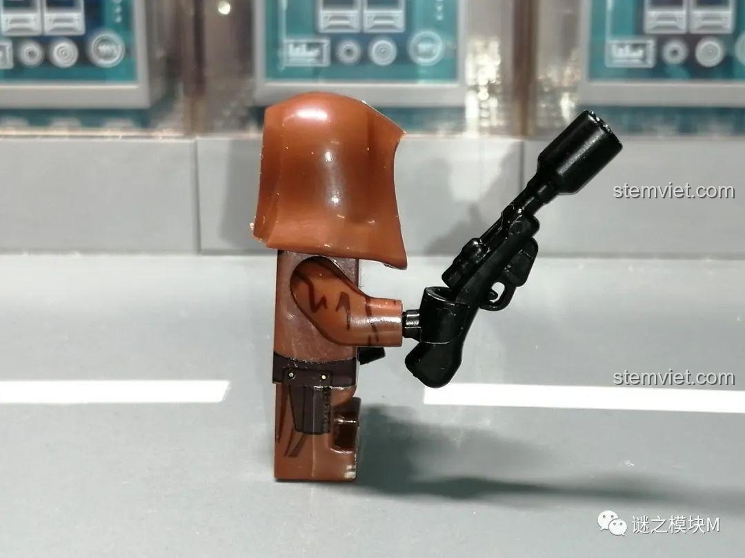 Review WM 121 Minifigure The Mandalorian: Luke Skywalker với khuôn mặt biểu cảm và tóc.