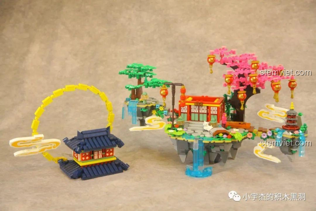 Cận cảnh cây cầu nhỏ trong bộ WOMA C0349 Túy Hoa Các, được tạo hình độc đáo từ mảnh ghép vòm bánh xe.