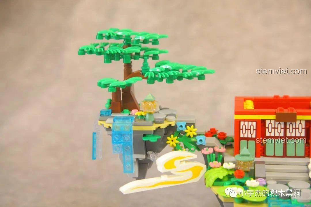 Túi mảnh ghép số 6 của bộ lắp ráp WOMA C0349 Túy Hoa Các, chứa các chi tiết để hoàn thiện cây đào và đèn lồng.