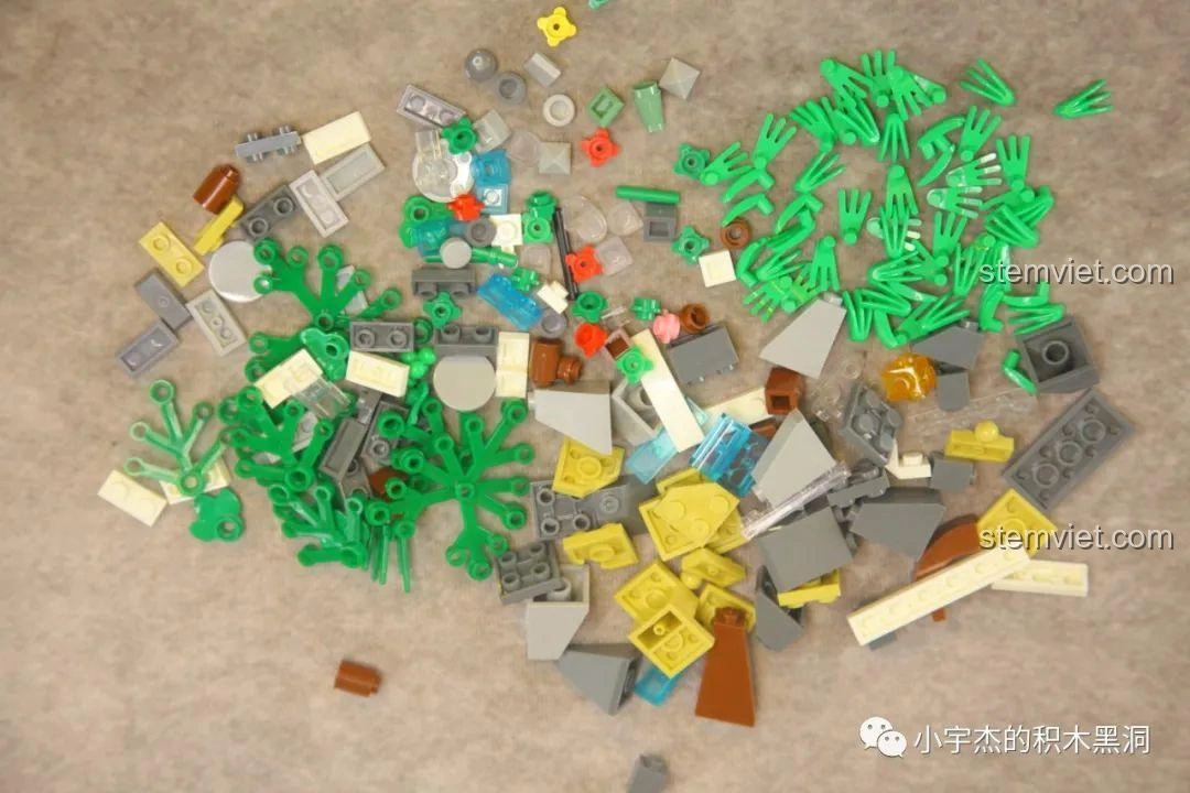 Các mảnh ghép màu xanh lá cây từ túi số 4 của bộ WOMA C0349 Túy Hoa Các, dùng để tạo hình cây cối và bụi trúc.