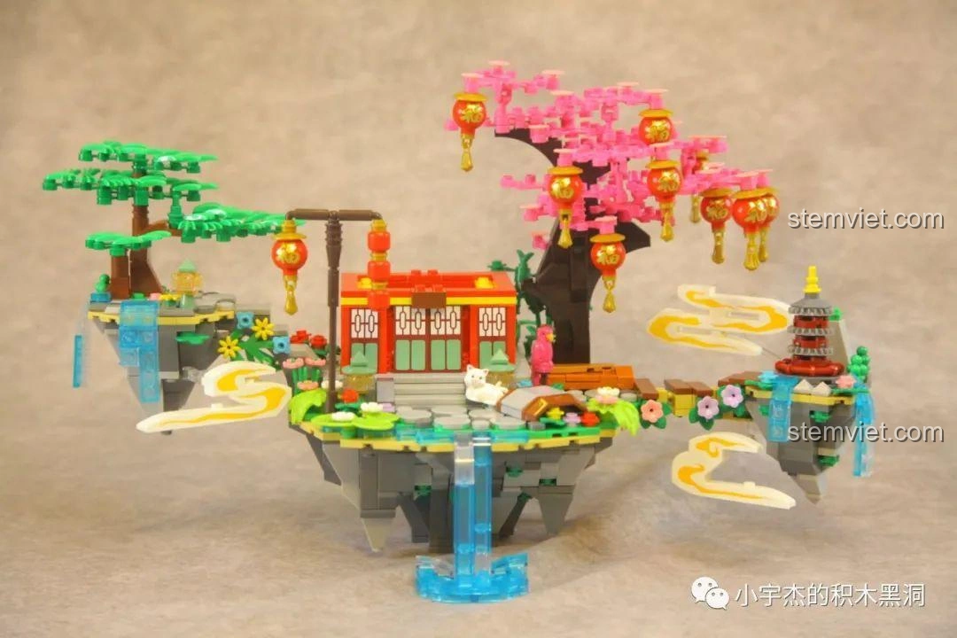 Các mảnh ghép màu vàng và trắng từ túi số 7 của bộ WOMA C0349 Túy Hoa Các, dùng để tạo hình vầng hào quang và đám mây.