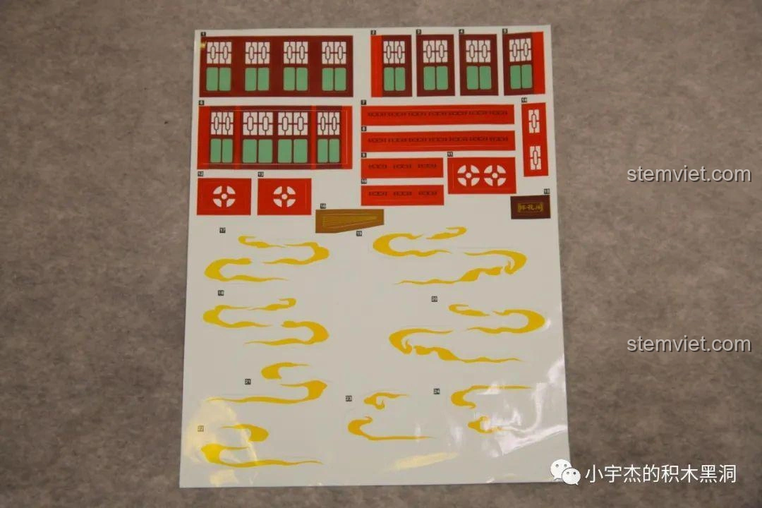 Bộ sticker của bộ lắp ráp WOMA C0349 Túy Hoa Các với các họa tiết mây và cửa sổ, được cắt đều và chính xác.